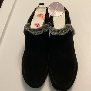 Easy Spirit Black Faux-Fur Trim Slip Shoe
